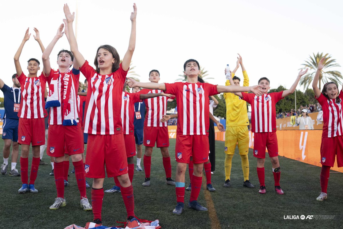 Nuestro futuro Atlético son ustedes. Felicitaciones chicos!!! Hasta el final siempre!!! @AtletiAcademia