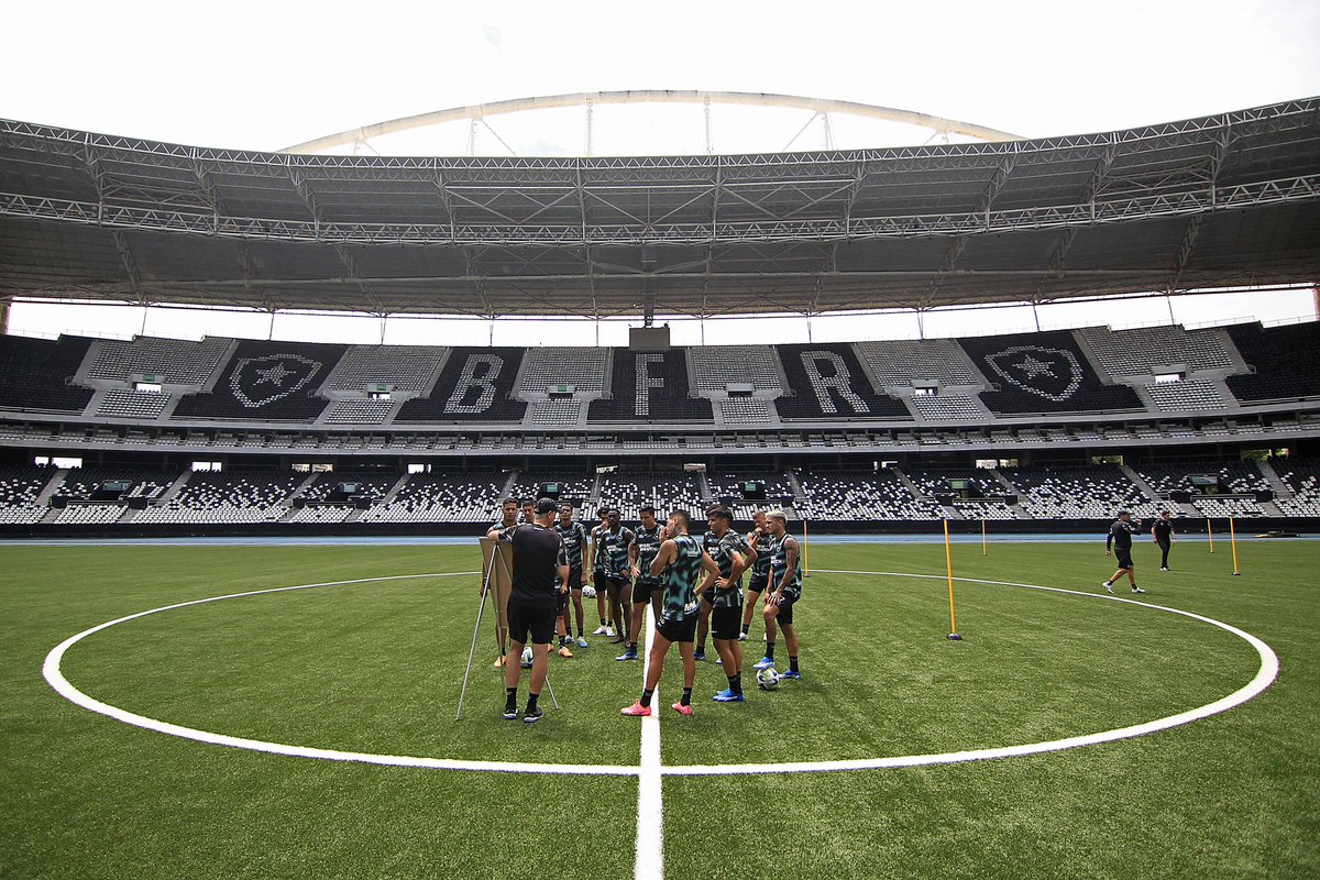 informafogo's tweet photo. As contratações de zagueiro, lateral-direito e goleiro para o Botafogo estão encaminhadas.

Lucas Halter já vazou.

(@well_arrudaa) https://t.co/ZMDtl5rGtq