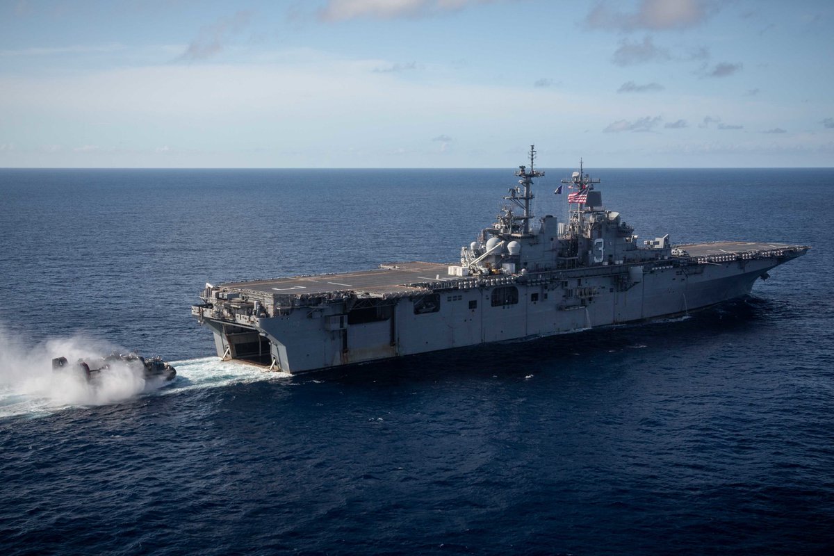 غادرت  البحر الاحمر إلى شرق البحر الأبيض المتوسط  السفينه الهجومية البرمائيه USS Bataan (LHD-5) وسفينة الإنزال البرمائي USSCarterHall (LSD -50) 

كلا السفينتين ستنضم  إلى سفينة  النقل البرمائي#USSMesaVerde (LPD 19) ويُعاد تجميعها كمجموعة برمائية جاهزة.