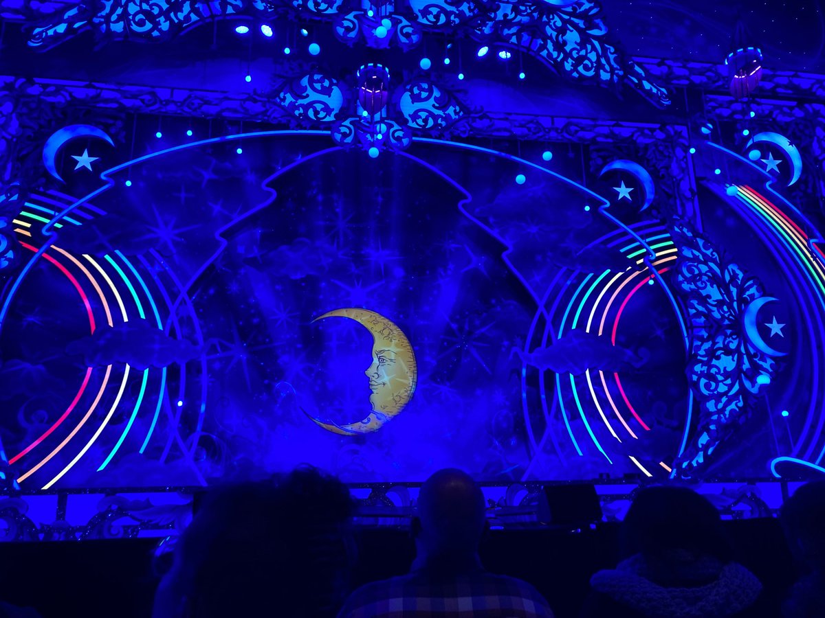 Well done ⁦<a href="/TheMattSlack/">Matt Slack 💙</a>⁩ and your A list cast on a great performance of Jack and the Beanstalk at the ⁦<a href="/brumhippodrome/">Birmingham Hippodrome</a>⁩. You never fail to make people laugh. Fabulouso😀