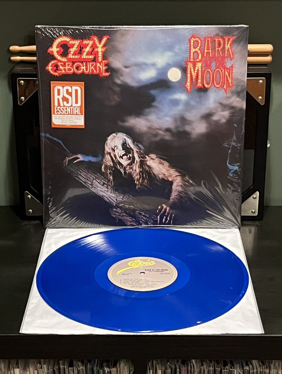 Czar321's tweet photo. Ozzy Osbourne - Bark At The Moon
#RSDEssential #NowPlaying https://t.co/lClS0RfvB3