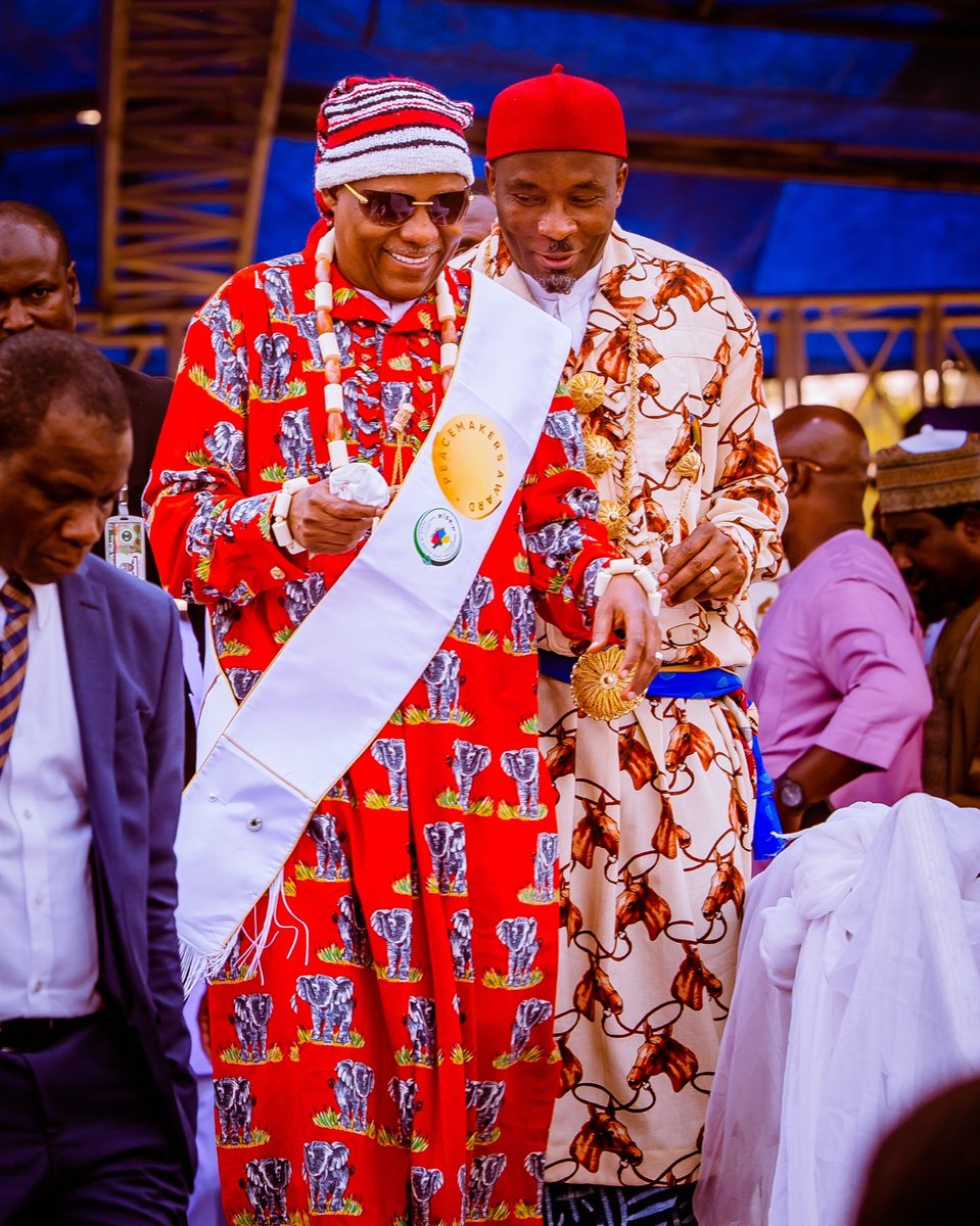 Onsogbu's tweet photo. STATE HOUSE PRESS RELEASE

Tinubu Poised To End Reign Of Terror In South East - Shettima

* Says criminals terrorising region don't represent Ndi-Igbo, Nigeria's interest

* President, VP bag traditional titles in Abia

Vice President Kashim Shettima on Friday hinted at President Bola Ahmed Tinubu's firm resolve to end the reign of terror in the South East region by those he described as self-serving criminals and certain persons taking advantage of the security situation to foster their dangerous political agenda.

According to him, the President had been worried about the economic devastation inflicted on the South East geopolitical zone by non-state actors since he assumed office and is determined to deploy all available resources to eliminate the purveyors of falsehoods and propaganda that have become weapons against Nigeria's unity.

Senator Shettima disclosed this in Bende, Abia State, during the unveiling of the Peace in South East Project (PISE-P) by the Deputy Speaker of the House of Representatives, Rt. Hon. Benjamin Okezie Kalu.

Before the unveiling ceremony, President Tinubu was conferred with the traditional title of Omeziri Igbo 1 at the grand civic reception held in honour of the Deputy  Speaker.

Vice President Shettima who received the title on behalf of the President was also conferred with the traditional title of Enyioma Ndigbo by the Chairman of the Abia State Council of Traditional Rulers, Eze Linus Mbah.

This heralded the unveiling of the Peace in the South East Project in Bende, Abia State.

Delivering his speech titled, "Why We are all Umunna," VP Shettima said, "His Excellency, President Bola Ahmed Tinubu, has been concerned about the extensive economic devastation inflicted by non-state actors on this beautiful region since we took office. He is acutely aware that our commitment to Nigeria's future remains incomplete as long as we grapple with the sinister operations of economic saboteurs who masquerade as advocates for the Ndi-Igbo.

"That's why he's determined to utilize all available resources to ensure that the peace we're establishing in this region is not cosmetic, and we can’t guarantee it unless all of us see through the falsehoods and propaganda that have become weapons against our unity."

Senator Shettima noted that the gory activities of the criminals holding the South East captive are self-serving and do not in any way represent the interests of Ndi-Igbo and the entire country.

He said the terror groups that have held the South East to ransom are not a creation of the people of the region, or of Nigerians from other parts of the country.

"The problem we are here to solve as a community, as an Umunna, is a creation of self-serving criminals who do not represent the interests of the Ndi-Igbo and Nigerians. Mr. President knows this better than all of us, and that's why he has never held any group accountable for the infractions of law-breaking individuals who identify as their members. This, I believe, is the democracy we have all chosen," he stated.

Pointing out that the criminals disrupting the peace in the South-East are doing so in connivance with "forces exploiting the situation for dangerous political agenda," the Vice President said attempts to undo the hard work of the nation's heroes past will fail.  

He maintained however that the catastrophic situation can't be reversed unless the government involves the people whom he said are the ears, legs and mouths in the region.

"Today, we stand united to firmly declare: enough is enough," VP Shettima stated, stressing the need for a coordinated intervention to tackle insecurity in the region head-on, even as he assured the South East people that the Tinubu administration "shall not rest until it fulfills its pledge to mitigate the crisis" it inherited.

Noting that no better visionary can save the nation from implosion than President Tinubu," he said the development agenda of the federal government in the South East will ........