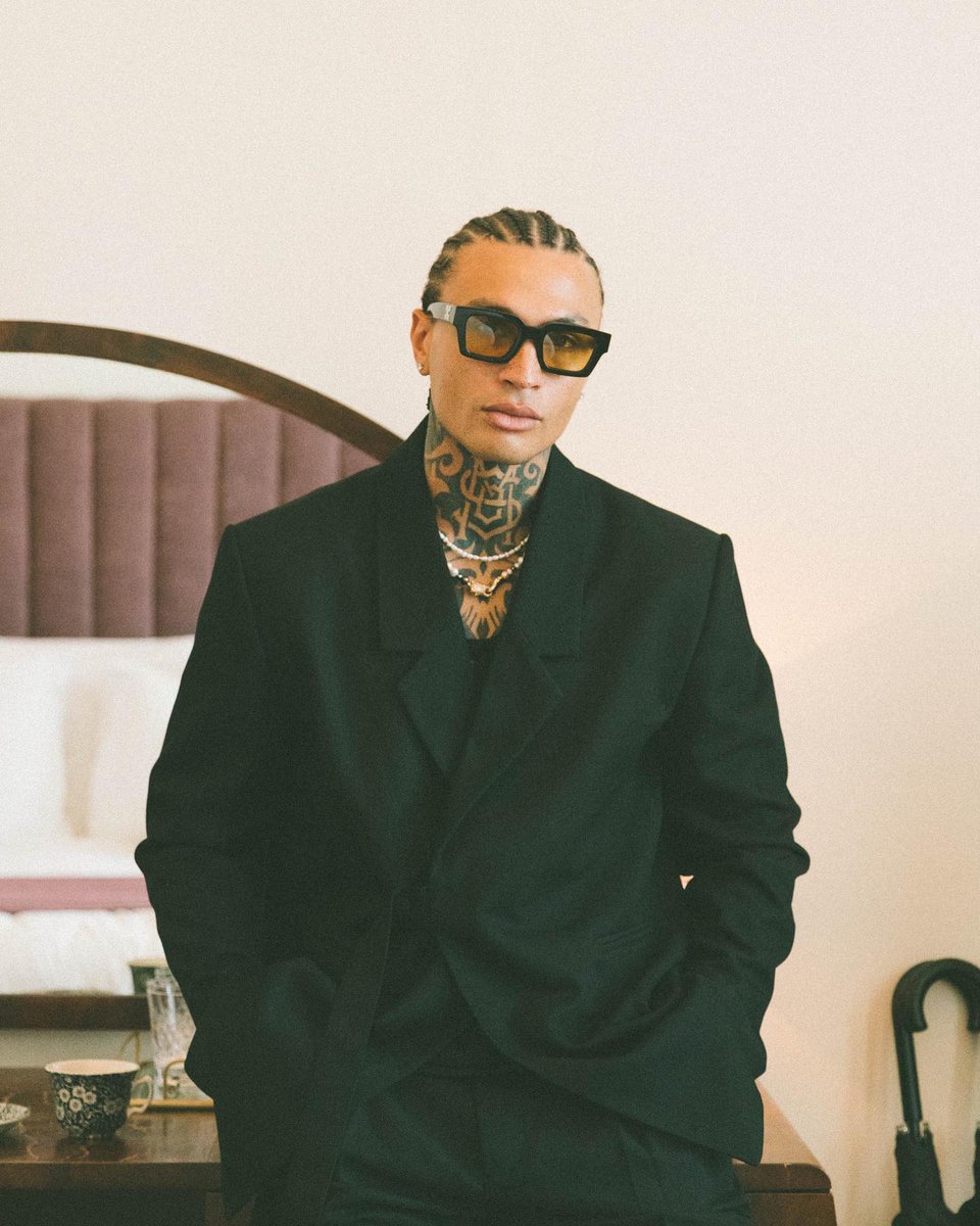 La solitude peut être une    
          forme de compagnie.