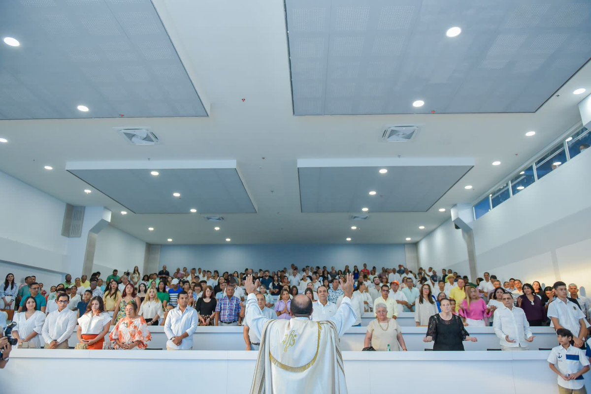 GobdelCesar's tweet photo. Le estamos entregando a Colombia el pilar de un nuevo modelo educativo, que se enfoca en la tecnología, para que los estudiantes estén a la altura del reto actual. Este es el nuevo Alfonso López Pumarejo, que con orgullo inauguramos hoy en Valledupar. ¡Lo Hicimos Mejor! https://t.co/8ReXf3kA4M