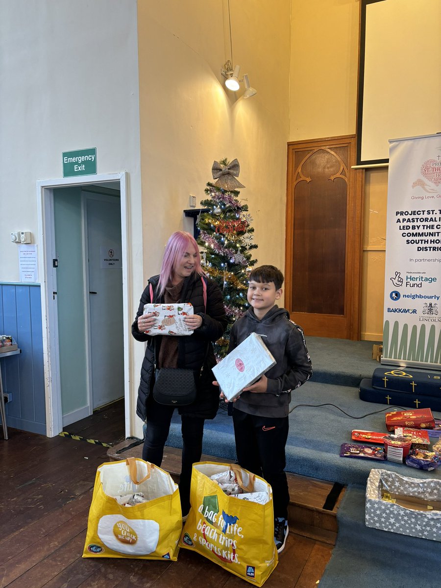 Sazzle00082's tweet photo. Helping the homeless again! 12 years old with a big dream! Absolute heart of gold!! #fundraiser #Homeless https://t.co/sVmKRy7jFH