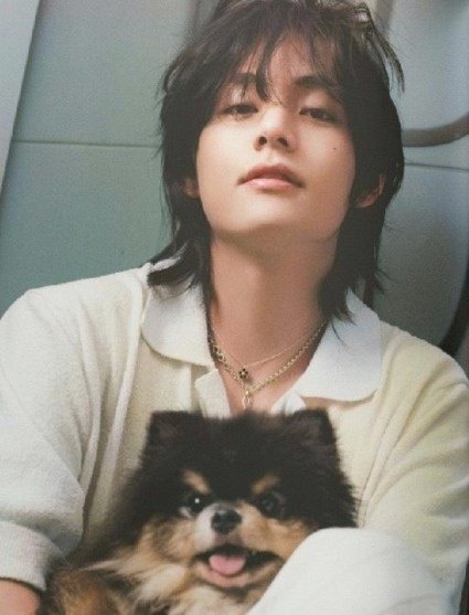 Happy Birthday Taehyung 
Chúc bạn nhỏ một đời bình an 
Luôn vui vẻ hạnh phúc với cuộc sống 
Winter bear tuổi mới phải thật hạnh phúc đó🥰💜
HAPPY BIRTHDAY TAEHYUNG 
#HappyVDay
#HappyBirthdayTaehyung