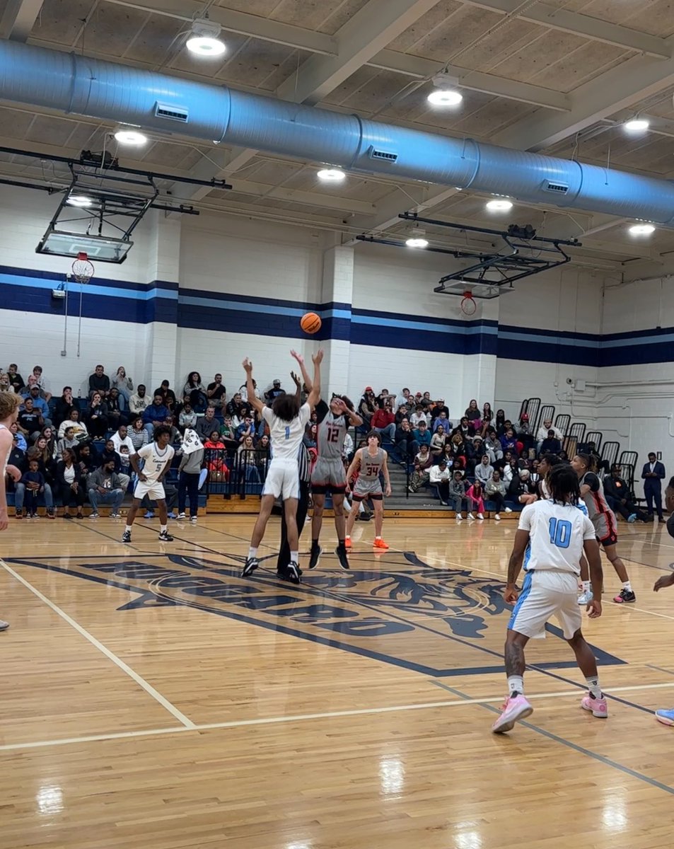 PCHScatamounts's tweet photo. Day 2 of the Hoggard Holiday Classic. Catamounts in action vs New Hanover tonight. #OwnTheCourt https://t.co/DoeO2tmTuw
