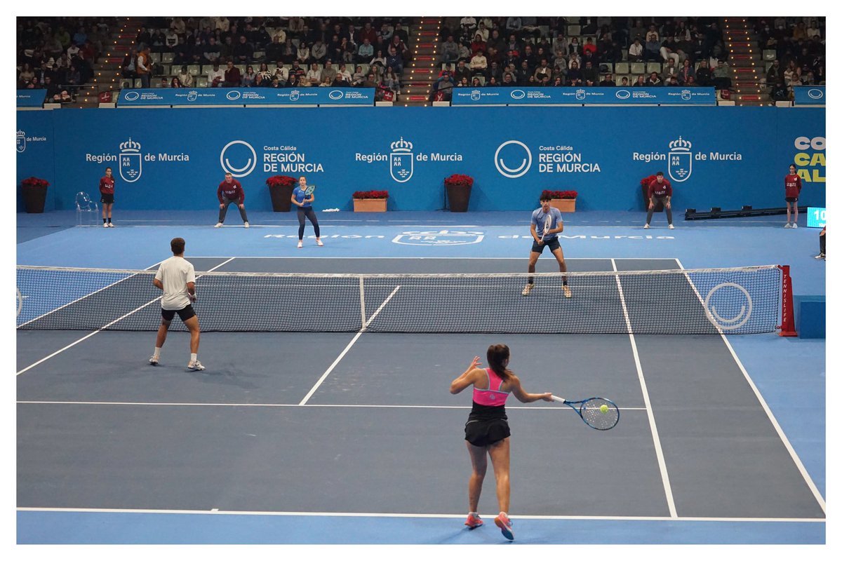 RMelendreras's tweet photo. Una bonita fiesta del tenis con @carlosalcaraz y otros cracks para finalizar 2023 https://t.co/Uis3wE6NpC