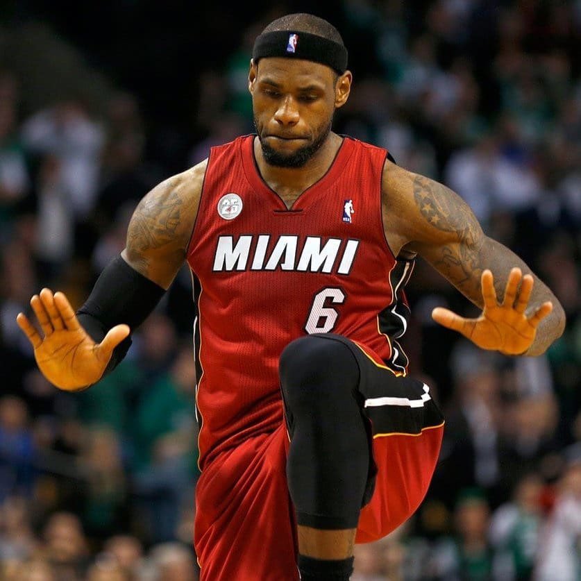 PasionBasketNBA's tweet photo. Hoy cumple 39 años LeBron James: 

- Máximo anotador de la historia de la NBA
- Rookie del Año
- Mejor Quinteto Rookies
- 4 anillos
- 4 MVP
- 4 MVP Finales
- 13 veces Mejor Quinteto NBA
- 3 veces Segundo Mejor Quinteto NBA
- 3 veces Tercer Mejor Quinteto NBA
- 5 veces Mejor Quinteto Defensivo
- 2 Oros y 1 Bronce en los JJOO
- 19 veces All Star
- 3 MVPs All Star
- 1 Copa NBA
- 1 MVP Copa NBA
- Elegido dentro de los 75 Mejores Jugadores de la Historia de la NBA

Y un legado enorme aún por escribir

Siempre en la élite

👑Larga vida al REY👑