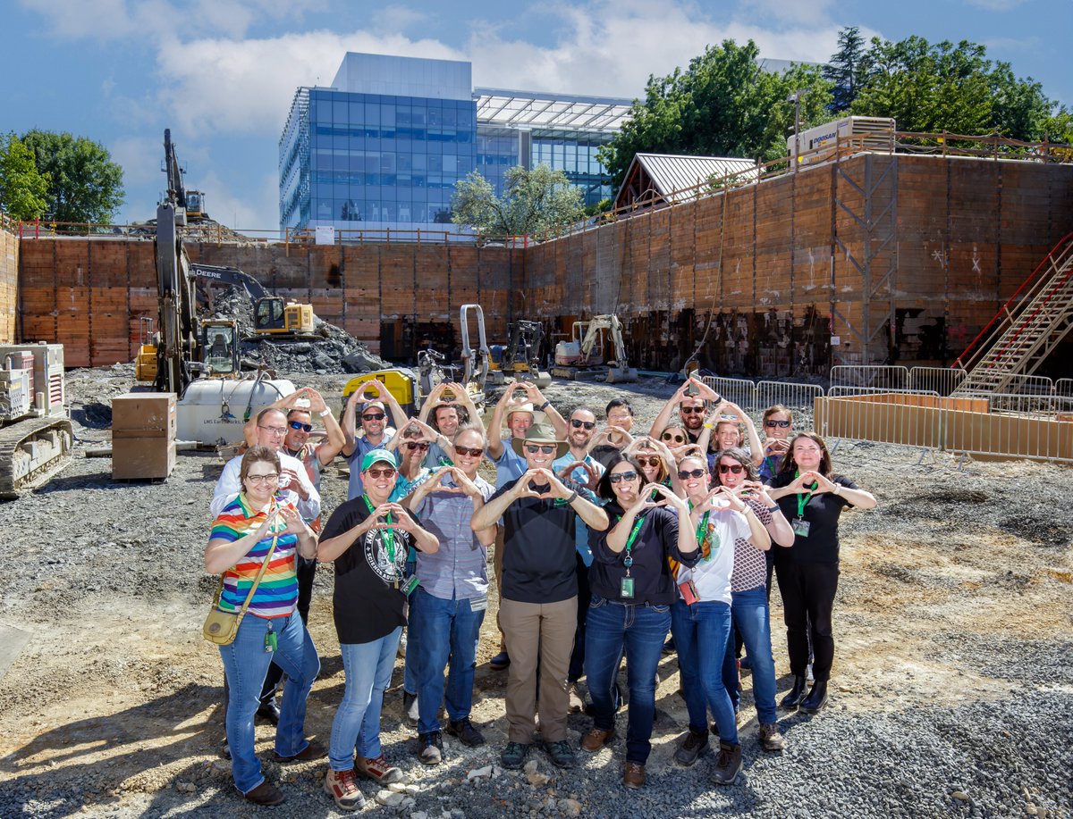 UOKnightCampus's tweet photo. It was a year of breakthroughs and groundbreaking at #KnightCampus! Read all about the successes of our #KnightCampusBioe faculty, students, and staff as well as #KnightCampusB2 construction (right next door) in our annual report: https://t.co/eEe62elbqT #uoregon #uoresearch https://t.co/rduOWZrQLX