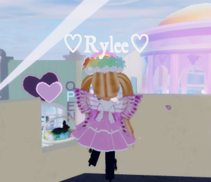 riles_royale's tweet photo. Retweet if you remember old Divinia

#royalehigh #roblox https://t.co/TMr7QzzJpk
