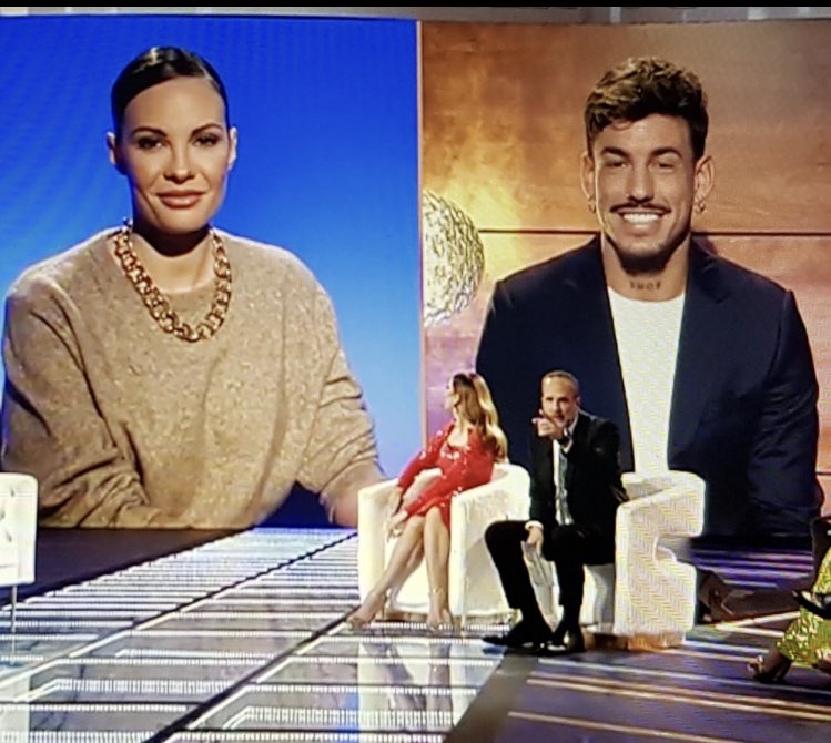 mexicano6666's tweet image. #DeViernesConJessingo #DeViernes29D
#Jessingo29D 😍😍🫡🫡🫶🫶