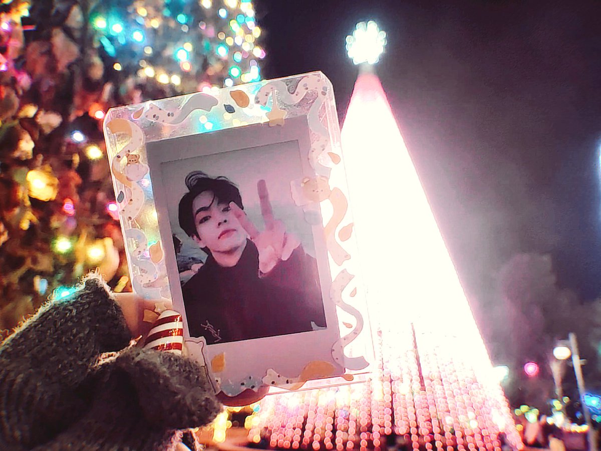 LexieNatureSoul's tweet photo. Happy Birthday Taehyung! 보라하!! 
◇ 
#HappyBirthdayV #happybirthdaytaehyung #happyvday #winterprincetaehyung #happytaehyungday #bts #v #taehyung #btsaesthetic #aesthetic #kpopaesthetic #veautifulday https://t.co/1c6u6f4xBI