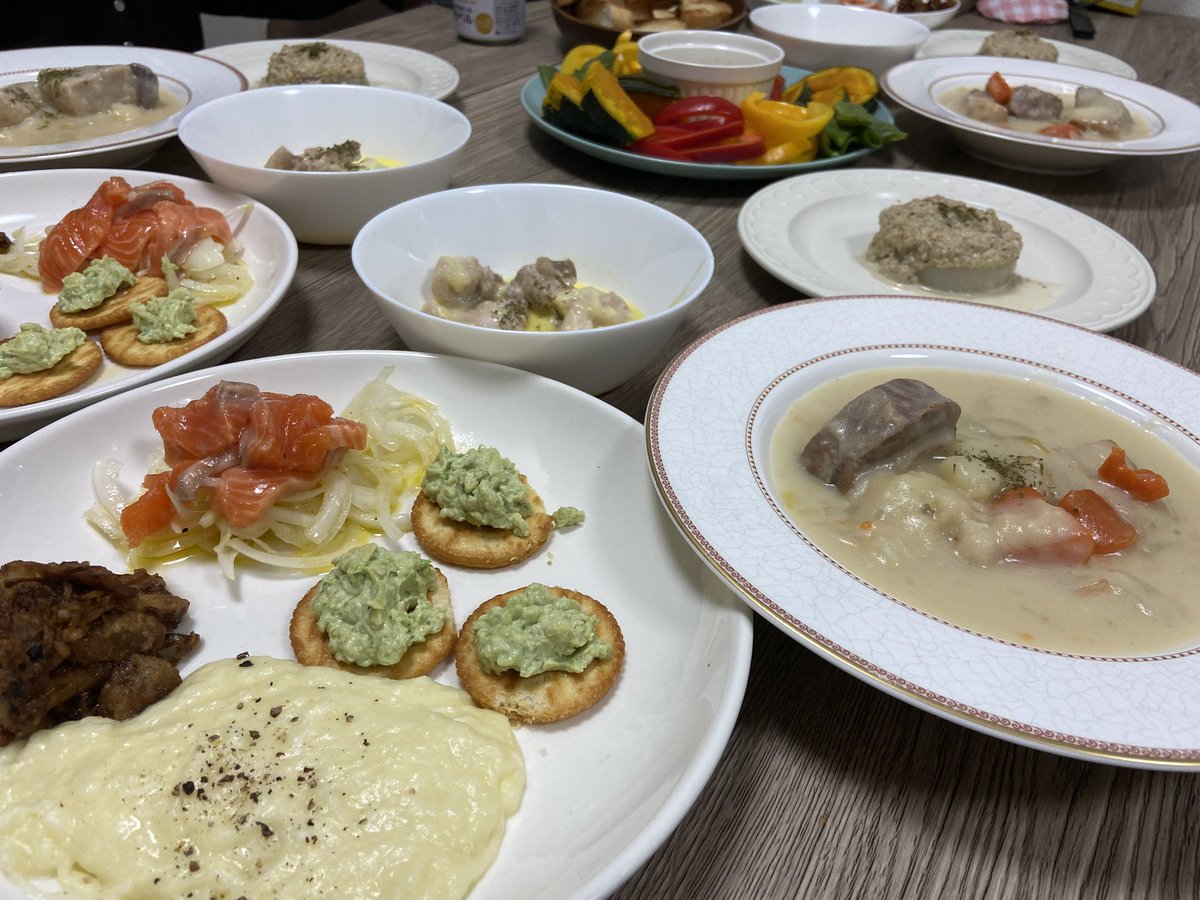 mikio_web's tweet image. #今日の振り返り

✔︎案件対応
✔︎Udemy
✔︎ホームパーティ

初Udemy体験したけど
分かりやすくてめちゃいいなと！

ホームパーティの手料理
喜んでもらえたし
神ボドゲも発掘できたし
良き日でした😊

今日の積み上げ　4h
total 2043h

#デイトラ
#web制作
#Aーtech