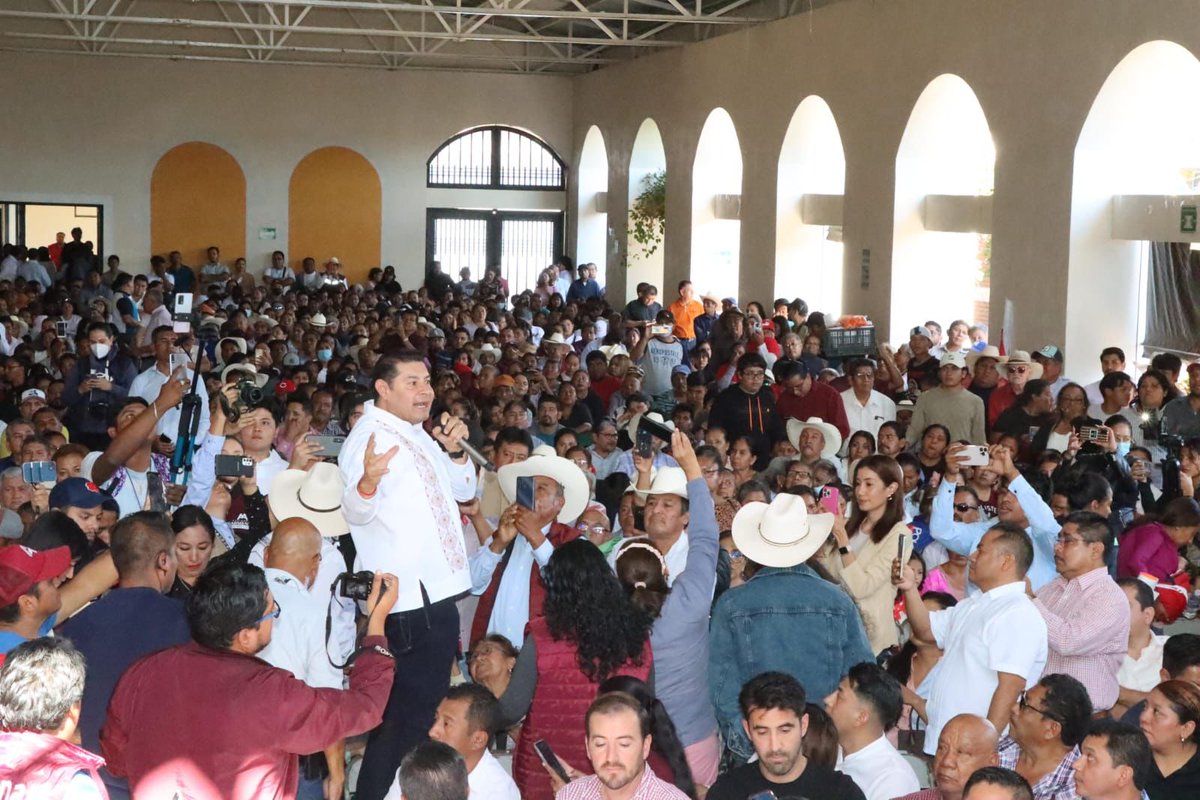 Unionesfuerza31's tweet photo. #Tecnología, camino al desarrollo económico para disminución de la pobreza en Puebla: Armenta https://t.co/EUJ4vzfHCg