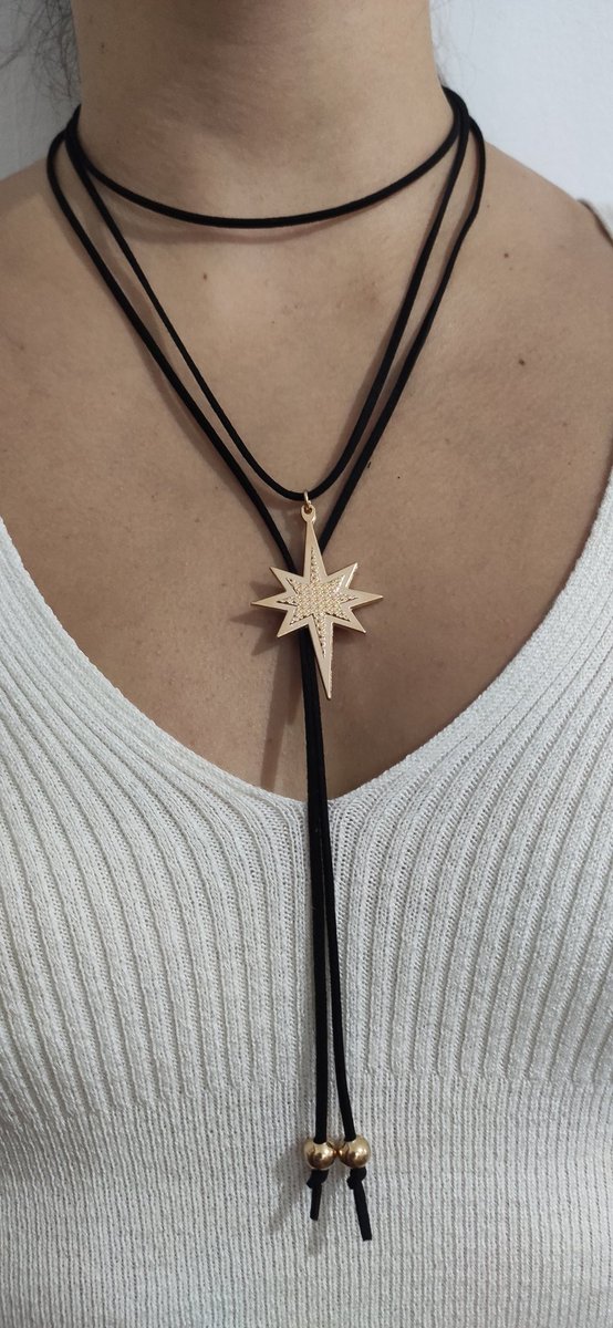 Maruziv's tweet photo. Chokers✨⚡🫀

Encontranos en instagram @annitta.co https://t.co/CnZQnuyO0R