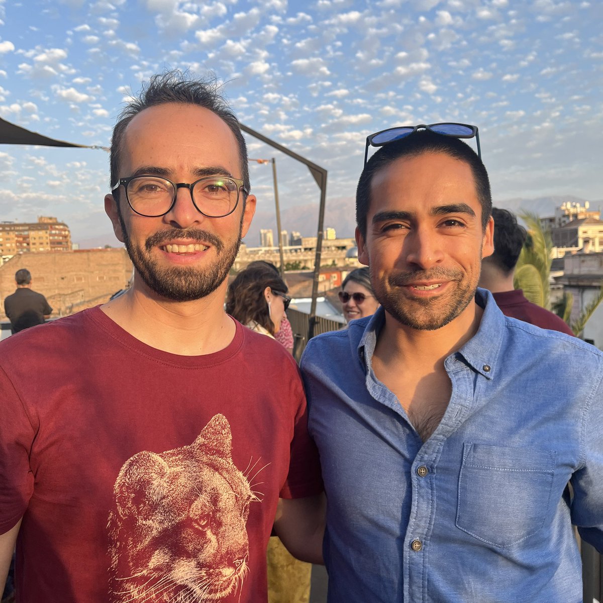 AstroUDP's tweet image. Pronto comienza #SpaceIsThePlace de #NúcleoMilenioYems en #CasonaCompañia, con #Jazz y #Astronomía :D
@astroCIRAS @FisicaUsach @IngCienciasUDP