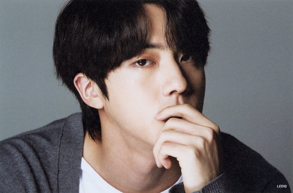hjinp70's tweet photo. 23년도 석지니가 있어 행복했어
청룡의 해 24년은 석지니가 돌아와서
더 행복할 예정이야😆
많이 많이 사랑해🩵💦
석지니가 행복한게 젤 좋은 팬이 외침😚
#TheAstronaut #방탄소년단진 #JIN #석진 @BTS_twt https://t.co/JUCPGrbfaE