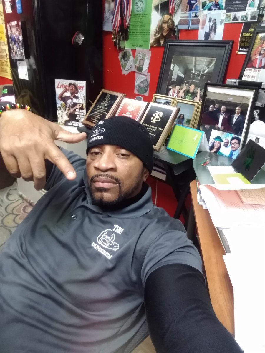 Dungeon life is the best life HANDS DOWN  I'm looking to EXPOSE THE ONES THAT'S TAKING DAYS OFF  LET'S GOOOOOOOOO <a href="/3BTheOne/">3B</a> <a href="/kimoni_jackson1/">Kimoni Jackson</a> <a href="/EalyTamelle/">Tamelle Ealy</a> <a href="/Kimber1Tee/">TeeTee</a> <a href="/BJSPATTED/">Brandon Johnson</a> <a href="/blake_listenbee/">Blake Listenbee</a> <a href="/jazzmasters2/">MWN PopsLyfe24/7</a> <a href="/BrowderDonovan/">Donovan Browder</a>