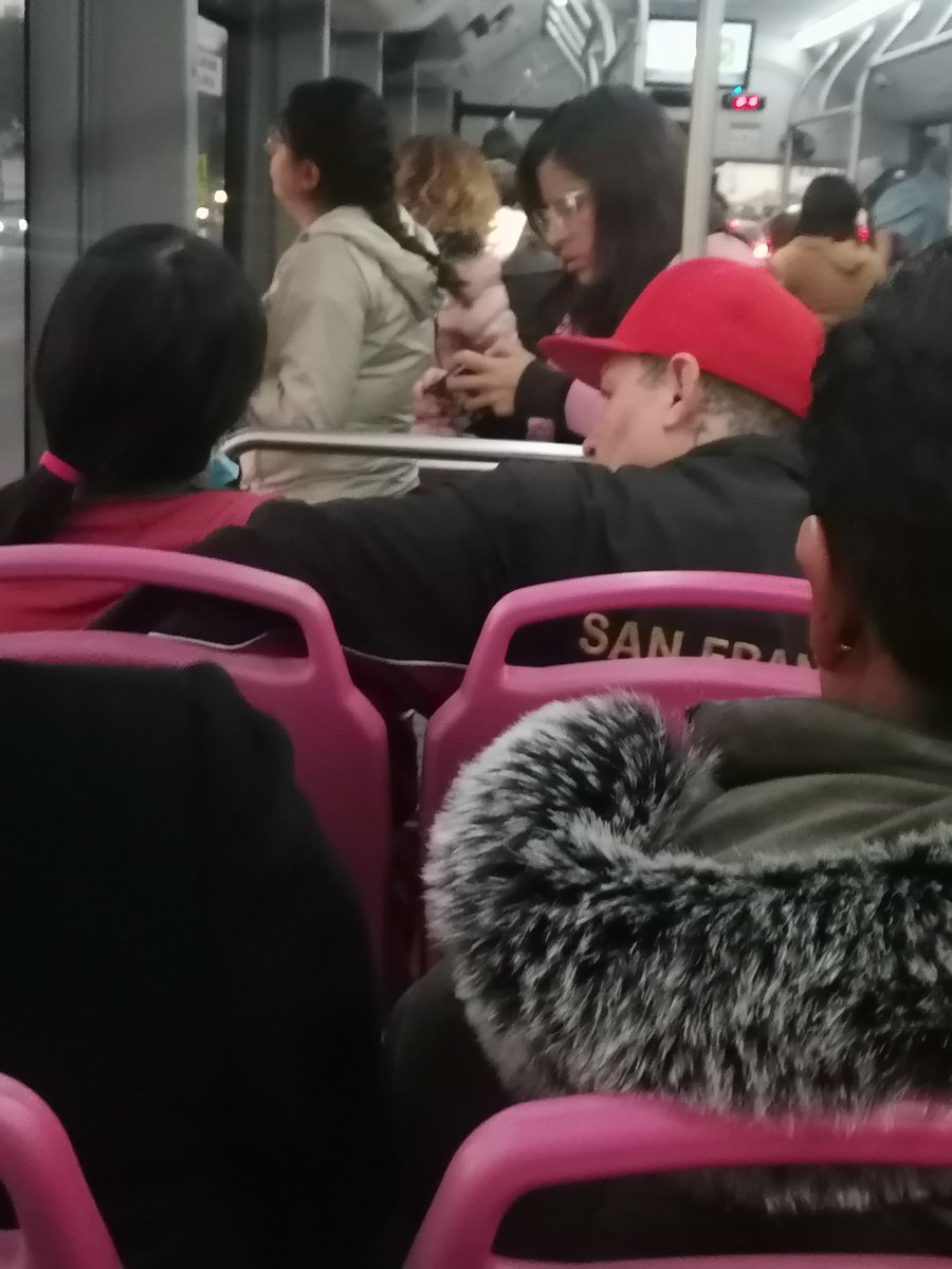 davidconfucio's tweet photo. @MetrobusCDMX donde se denuncia a los señores que invaden el vagon exclusivo de mujeres https://t.co/QsZ2rEpFUu