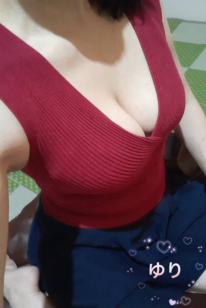 ⭐12/30（土）出勤表⭐

❤大石すず(20)❤17時～23時30分
魅惑のフェロモンたっぷり💖

❤藍田ゆり(39)❤19時～2時
落ち着いた大人の癒やし💖

アロマルナで1年の疲れをとりませんか？🍀

極液ディープリンパ無料サービス✨
HP🌙 aroma-luna.net