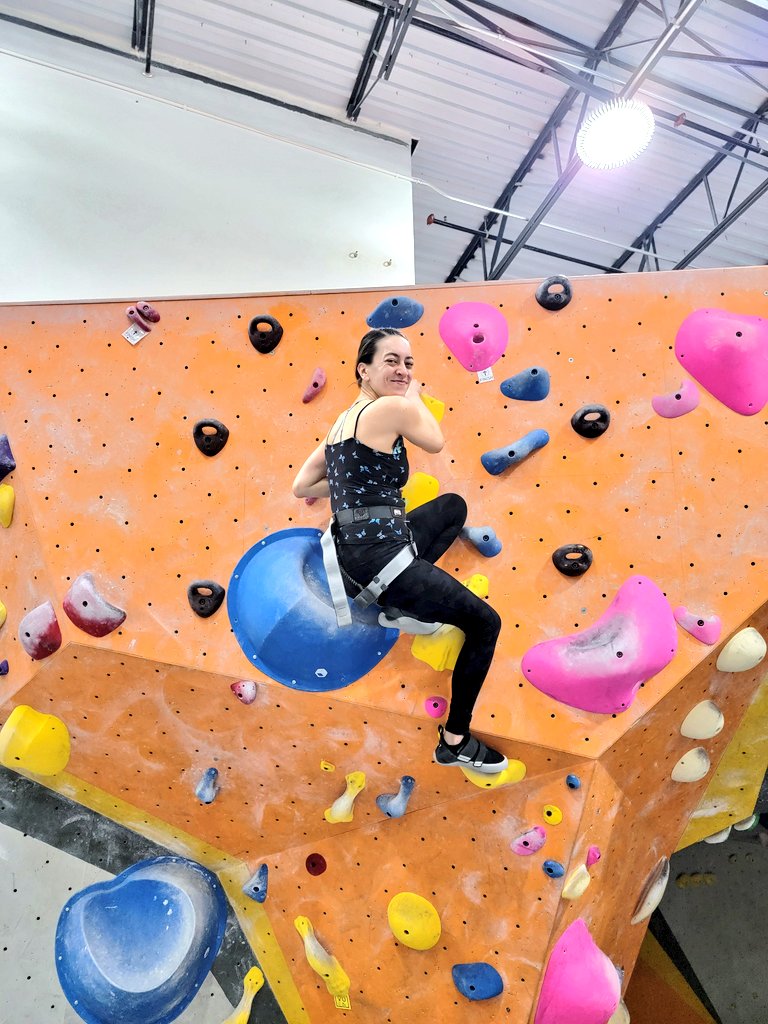 BlazinBruja420's tweet photo. Yea baby!
#exercise #gymlife #high #gymgirl #StrengthAndBeauty #strongwomen #rock #gym #RockChalk #strategy #ChallengeAccepted #FearlessFriday #FridayMotivation #Self #selfgoals #SelfDiscovery #SelfCare #SelfLove #selfawareness #adventuretime #green #Lover #STONER #smokinghot
☆ https://t.co/nZw7y00quA