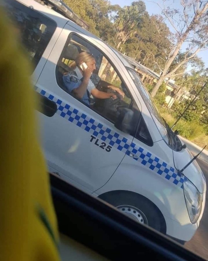 Double demerits these holidays. 
Make sure not to use phones etc whilst driving. 
Let's all follow the <a href="/nswpolice/">NSW Police Force</a> who lead by example. 🙄🙄🙄🙄🤷