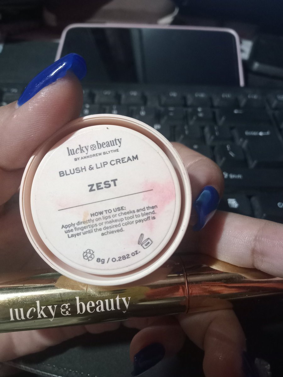 aNcY0723's tweet photo. before and after work dapat naka lucky beauty, para lucky day always. 🥰🥰🥰 .Ang ganda ng poduct na ito. super♥️♥️♥️ https://t.co/ITq50iHIcv