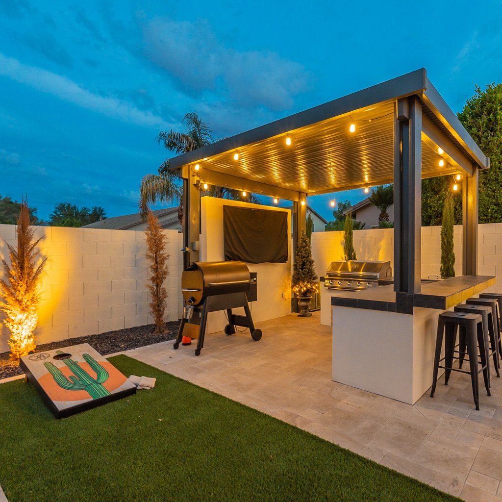 AZExperience's tweet photo. 🏡🎉 Just ONE DAY on the market, and this stunning Gilbert home is OFFICIALLY under contract! 🎉🏡

📍 2263 S Nielson St., Gilbert

Missed out on this one? Don't worry, we have more fantastic listings coming your way! Stay tuned for your chance to find your dream home. 🏠✨ https://t.co/5r4ikVDc7q