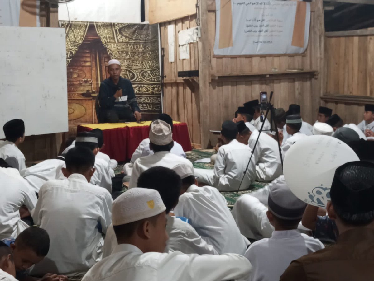 Ikhwan_Bahar's tweet image. Bersama mendidik generasi menuju generasi yang lebih baik dari pendahulunya.

#Pengajian rutin ut santri dan pembina di Ponpes Al-Mutahabbun Tanah Beru, binaan adikku Muslim Bahar