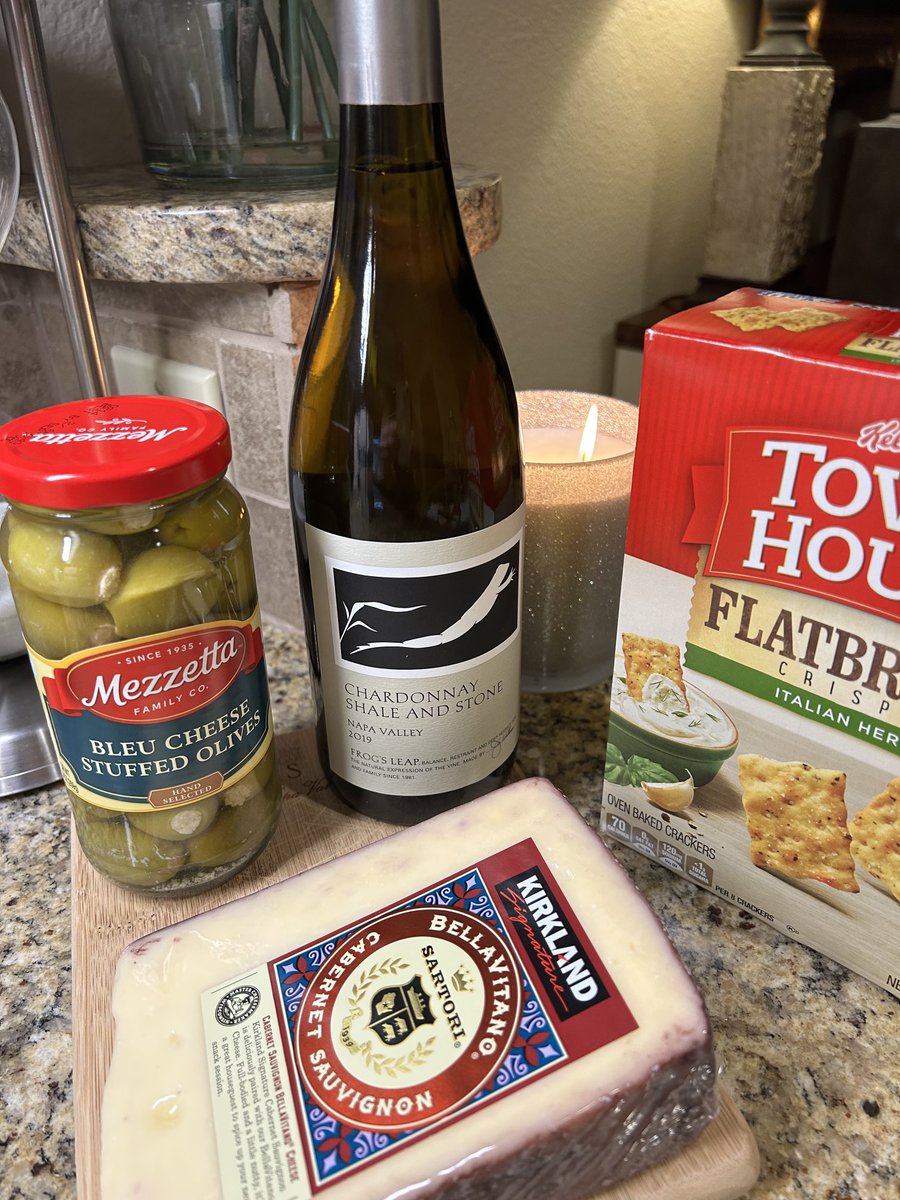 TheCabernetMuse's tweet photo. Frog’s Leap Shale and Stone Chardonnay and charcuterie for the weekend wind down. It works. #FrogsLeap #ShaleAndStone #NapaValleyChardonnay https://t.co/cfUaStsife