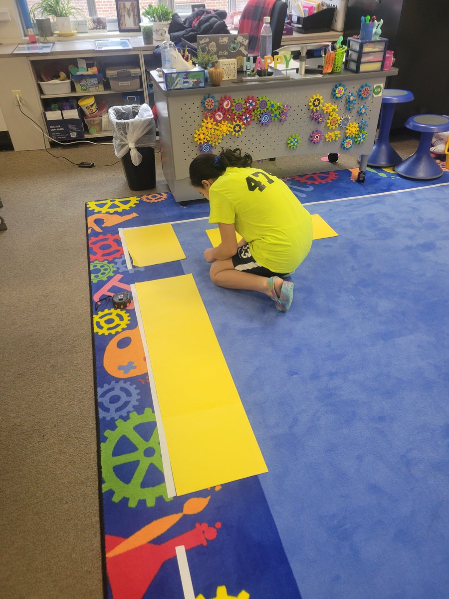 AndreaMango1's tweet photo. Is anyone else crazy🤪 enough to go into school over break to make a #NoLeftTurn maze? What about forcing family members to help???🤣 #STEAM #STEM #puzzles #mazes #computationalthinking @Dodge_WCSD https://t.co/eXyYycRjby