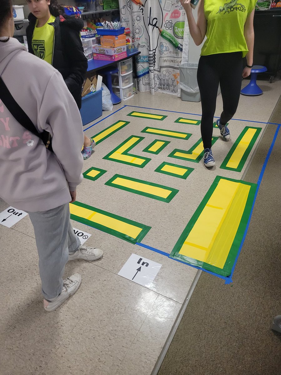 AndreaMango1's tweet photo. Is anyone else crazy🤪 enough to go into school over break to make a #NoLeftTurn maze? What about forcing family members to help???🤣 #STEAM #STEM #puzzles #mazes #computationalthinking @Dodge_WCSD https://t.co/eXyYycRjby