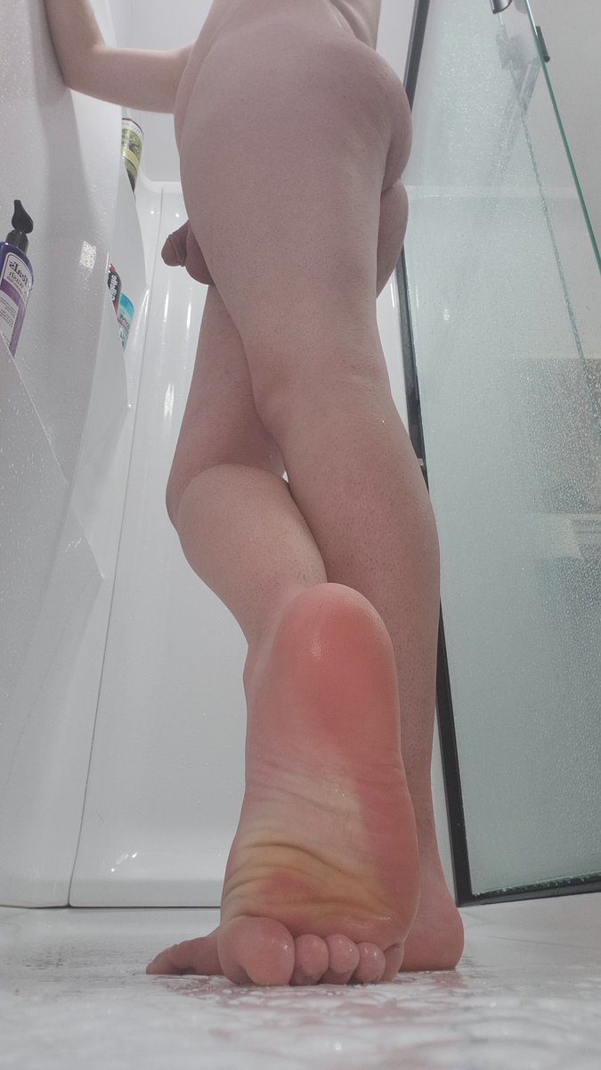 MilkedMooboy's tweet photo. Clean me off, freak.... 😒💜
And don't forget my feet.... https://t.co/loIfEpMRrY