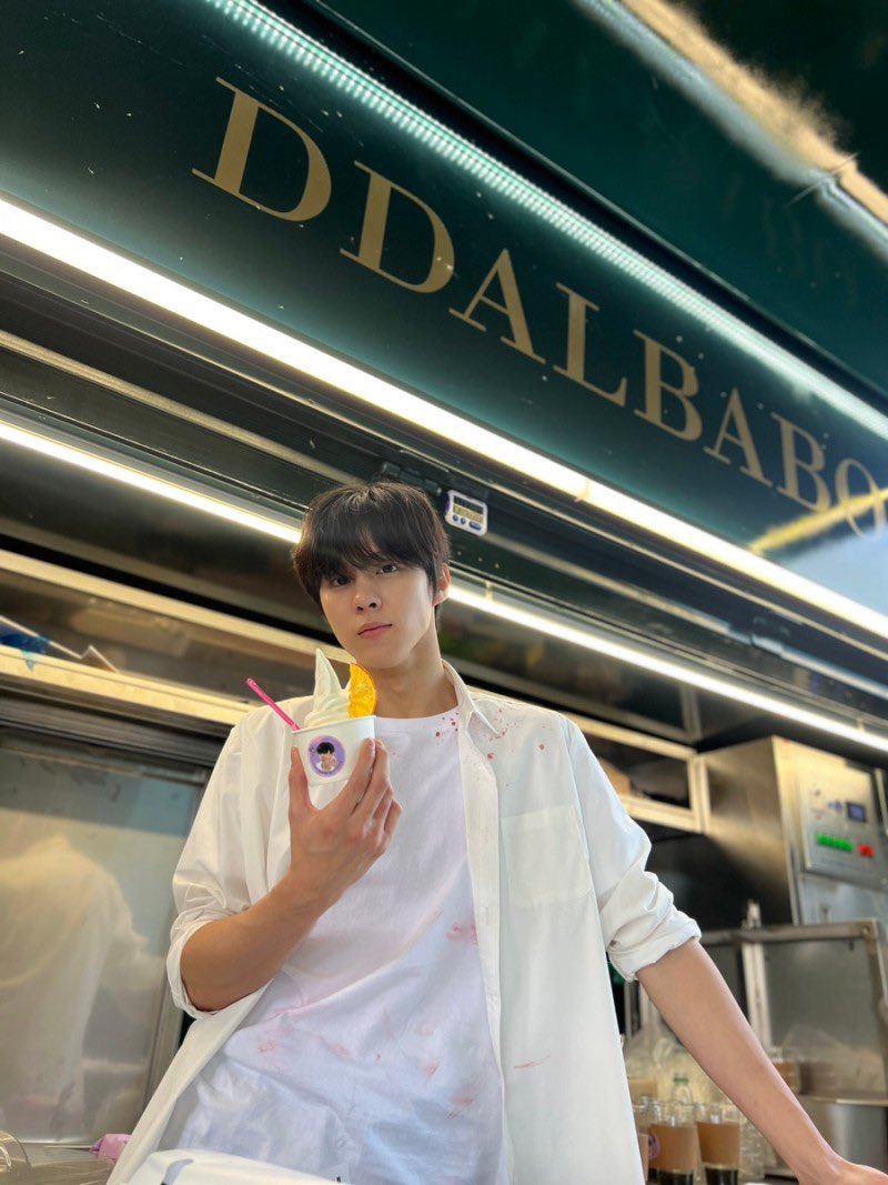 Saturn2427's tweet photo. รูปอูซอกจาก blog ของร้านฟู้ดทรัค ♡

https://t.co/pjlGkz1R6A

#김우석 #KIMWOOSEOK #밤이되었습니다 #NightHasCome https://t.co/fb3oMrk7EX