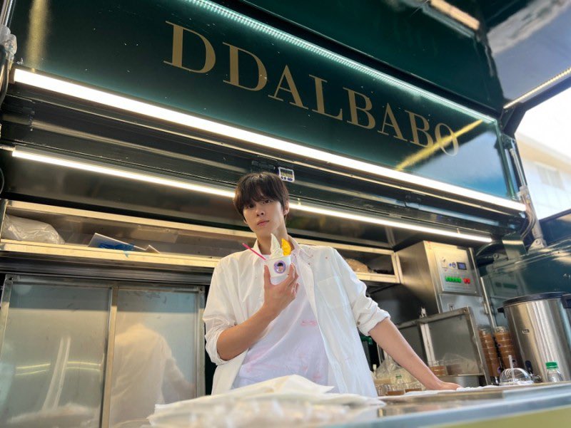 Saturn2427's tweet photo. รูปอูซอกจาก blog ของร้านฟู้ดทรัค ♡

https://t.co/pjlGkz1R6A

#김우석 #KIMWOOSEOK #밤이되었습니다 #NightHasCome https://t.co/fb3oMrk7EX
