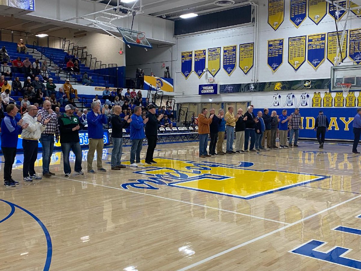 A big thank you to those who came out for Alumni Night tonight. We had over 40 past players recognized spanning 7 different decades.

#TrojanTrue
@FHSAthletic