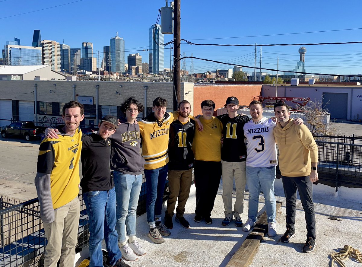 📍AT&amp;T Stadium 
🏈 #9 Mizzou vs #7 Ohio State

Cotton Bowl Time! 🐯