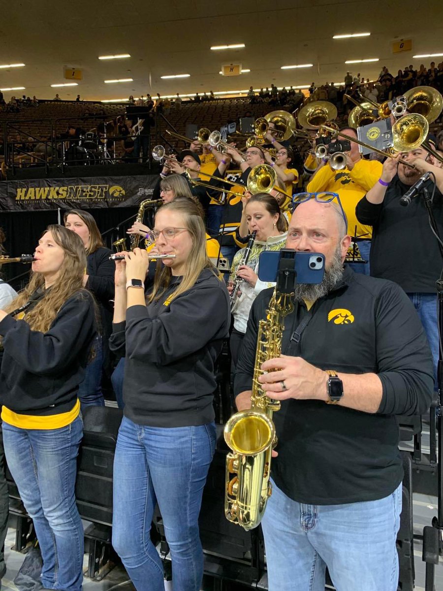 DownAndOffPod's tweet image. Always good to get home to Carver! Thanks for having us back, @HawkeyeBand !!! #FightForIowa #GoHawks #FossilBand