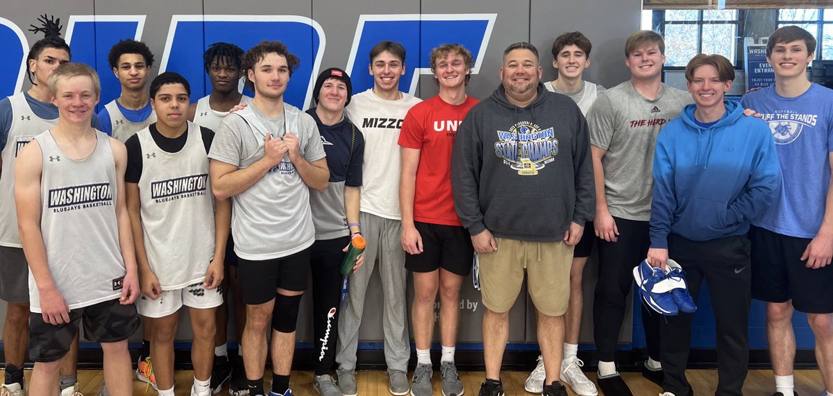 Tradition…. This is what it’s like in the WashMO Basketball Team. Annual alumni visiting practice over holiday break. BlueJayPride!