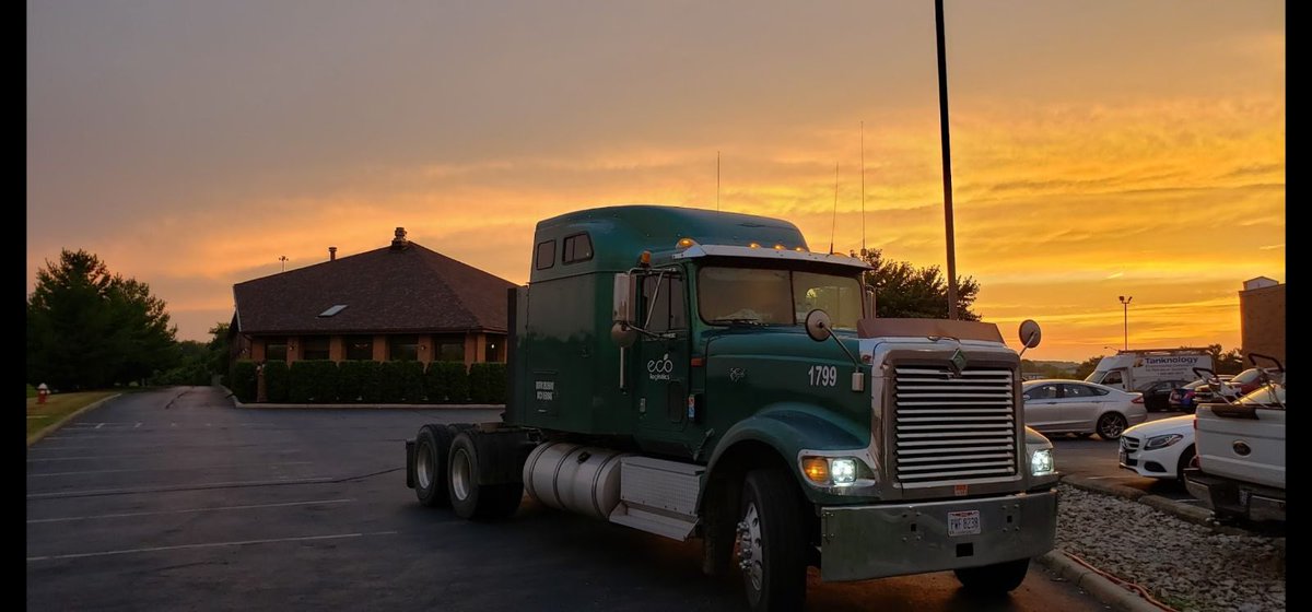 EcoDevelopment3's tweet image. Thank you to all of our customers, carriers, and brokers for a great 2023! Rolling into 2024. #happynewyear #eco #Cincinnati #logistics