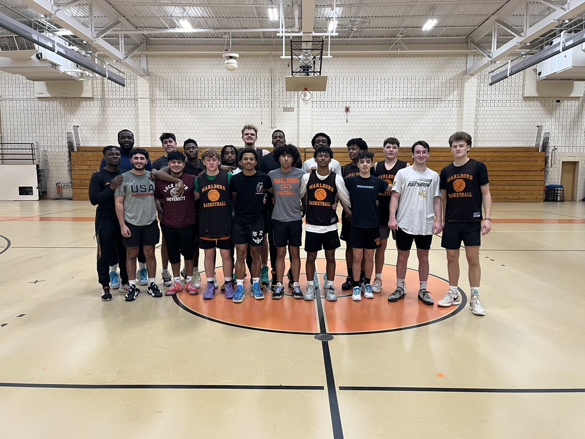 MarlboroHoops's tweet image. The holiday season are all about spending time with your family and loved ones and we were thankful enough to have some our boys basketball alumni come in and work with us all week! Thank you to those who were able to make it! We really appreciate you guys!  #Family