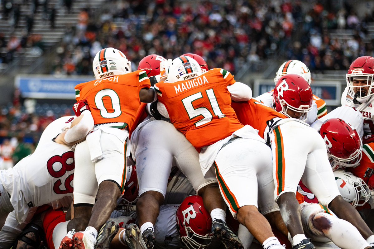 FastbreakVisual's tweet image. Rutgers wins the 2023 @PinstripeBowl 
Shot for @RutgersRivals