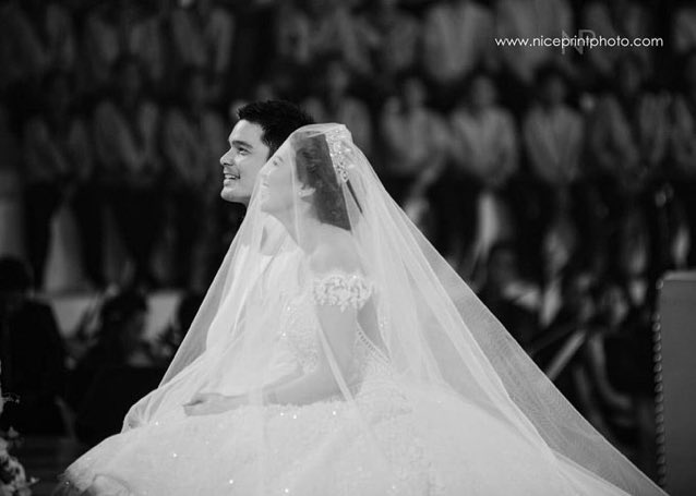 callmebujoy's tweet image. THIS WAS NINE YEARS AGO?? HAPPY 9TH WEDDING ANNIVERSARY TO THE ROYAL COUPLE 🤍🤍🤍 A LOVE LIKE NO OTHER!!! 

#DongYan
#DM123014
#DongyanWedding