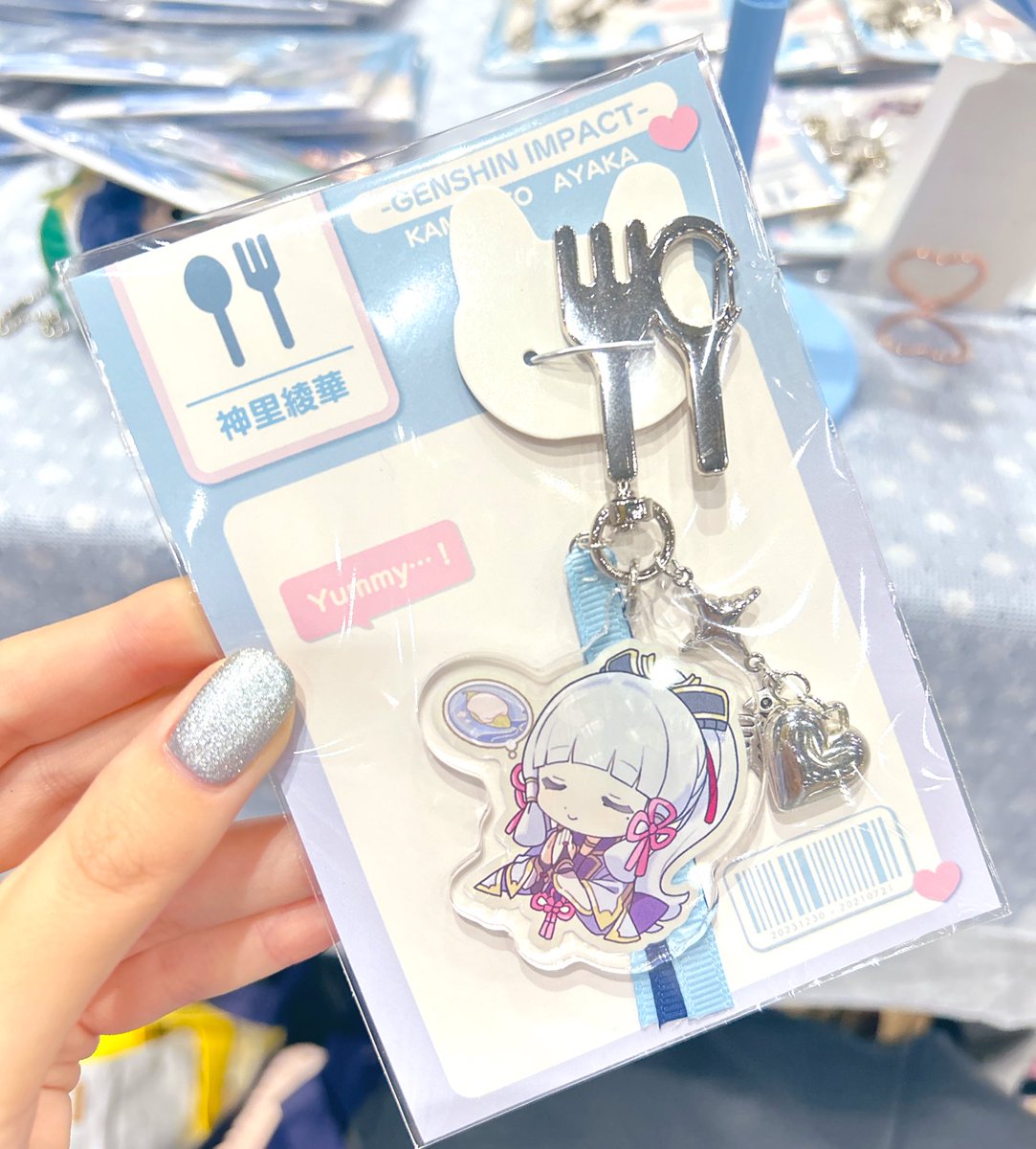 hippoco_kabaco's tweet photo. コミケ実はきてて、綾華と綾人のシールとアクキー作ってて❄️
友達のフリー冊子配って売り子みたいなことしてるYO！楽しい青春！
西こ-10ab
#C103お品書き #原神C103 #原神 https://t.co/5kVxN1Nn9u