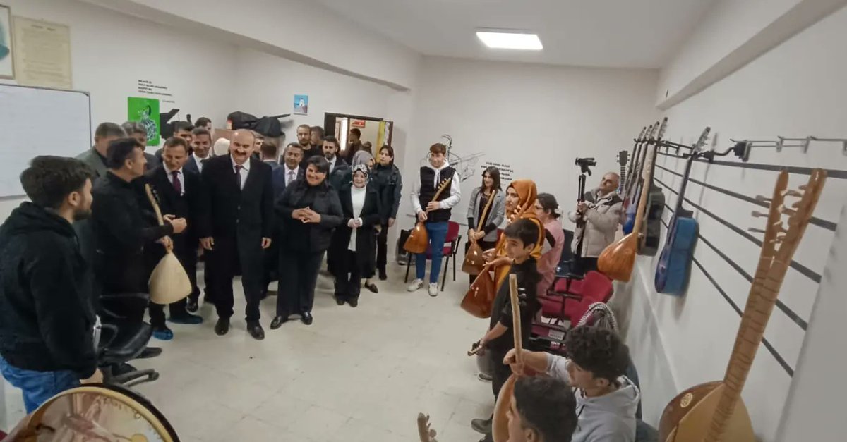 📌Valimiz Sn. Ekrem  CANALP eşi Dr. Ayten CANALP  hanımefendi kurumumuzu ziyarette bulundular. Valimize  kaymakamımız Sn. Ekrem GÜNGÖR, Milli Eğitim  Müdürümüz Sn. Mehmet Nezir SEVİM, Kurum Müdürümüz İshak AKSOY ve  Belediye Başkanı Ayhan EREN  eşlik ettiler.