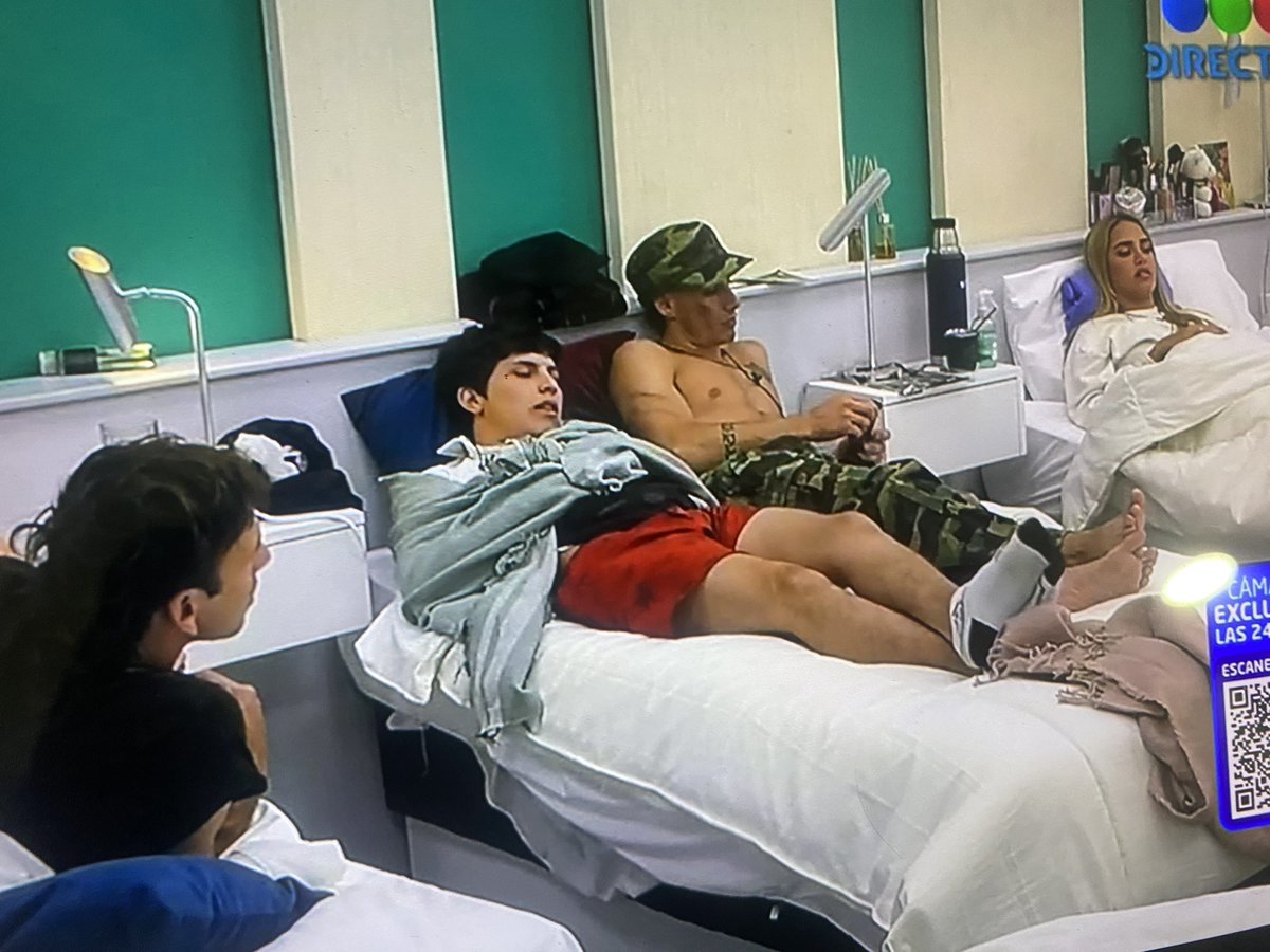 mmmrrr12314_'s tweet photo. Zoe: A quien le harían la fulminante?
Sabrina: A furia 
Zoe: Pero si ella siempre se salva de placa para que se la vas a hacer 
Sabrina: No importa  igual 
Zoe: Pero desperdicias la fulminante 

jajajaja se la re tiro Zoe #GranHermano https://t.co/JE6koLJtR0