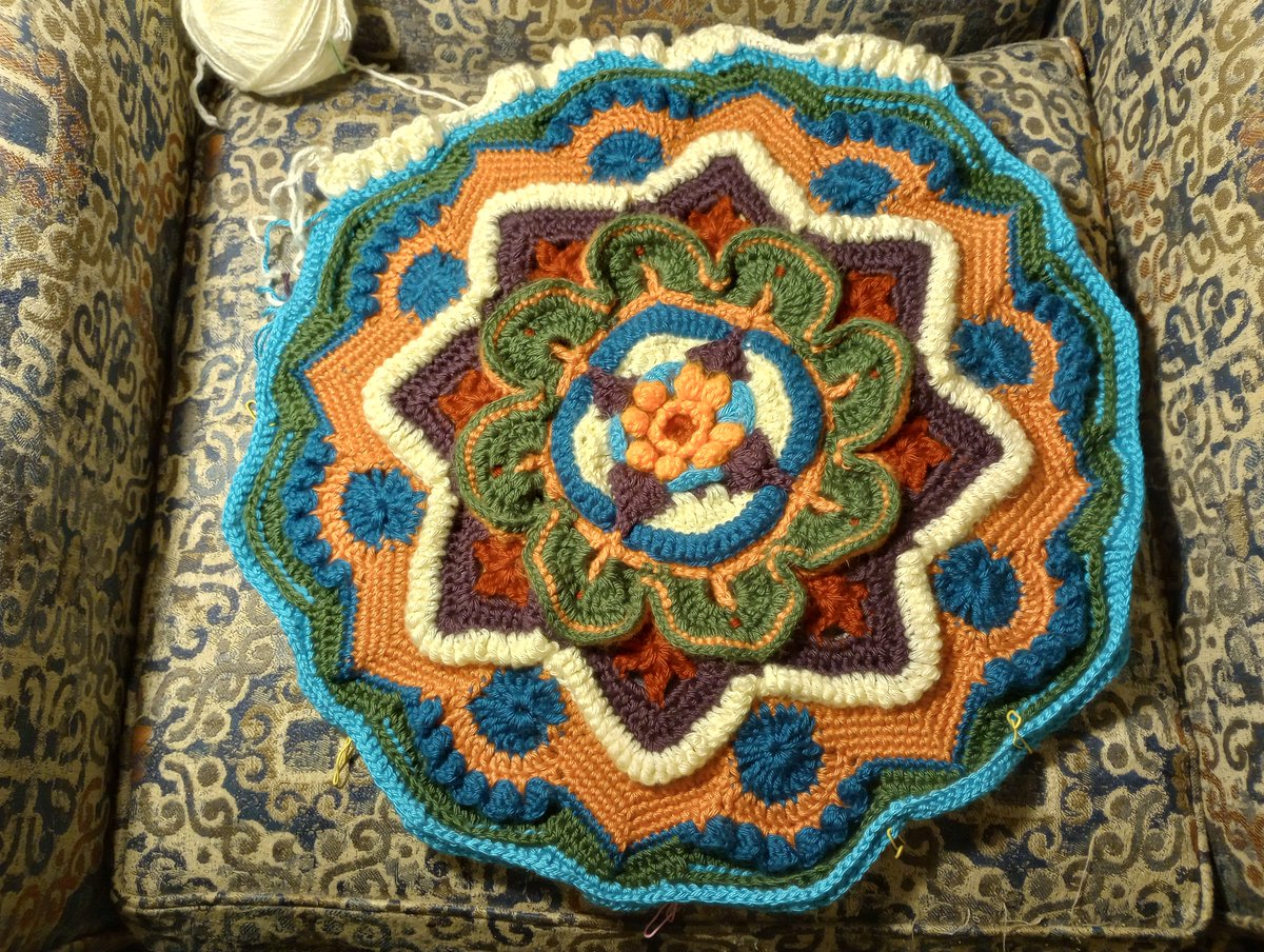 ThankYouToken's tweet photo. Grateful to be feeling cautiously optimistic that I've succeeded further on the mandala bedspread than I've ever ventured in previous failed attempts. I can hardly believe how beautifully it's coming together &amp; that it's my hands that have created this. Cheers!🍸#GratefulNightcap https://t.co/ej25IKs7gu