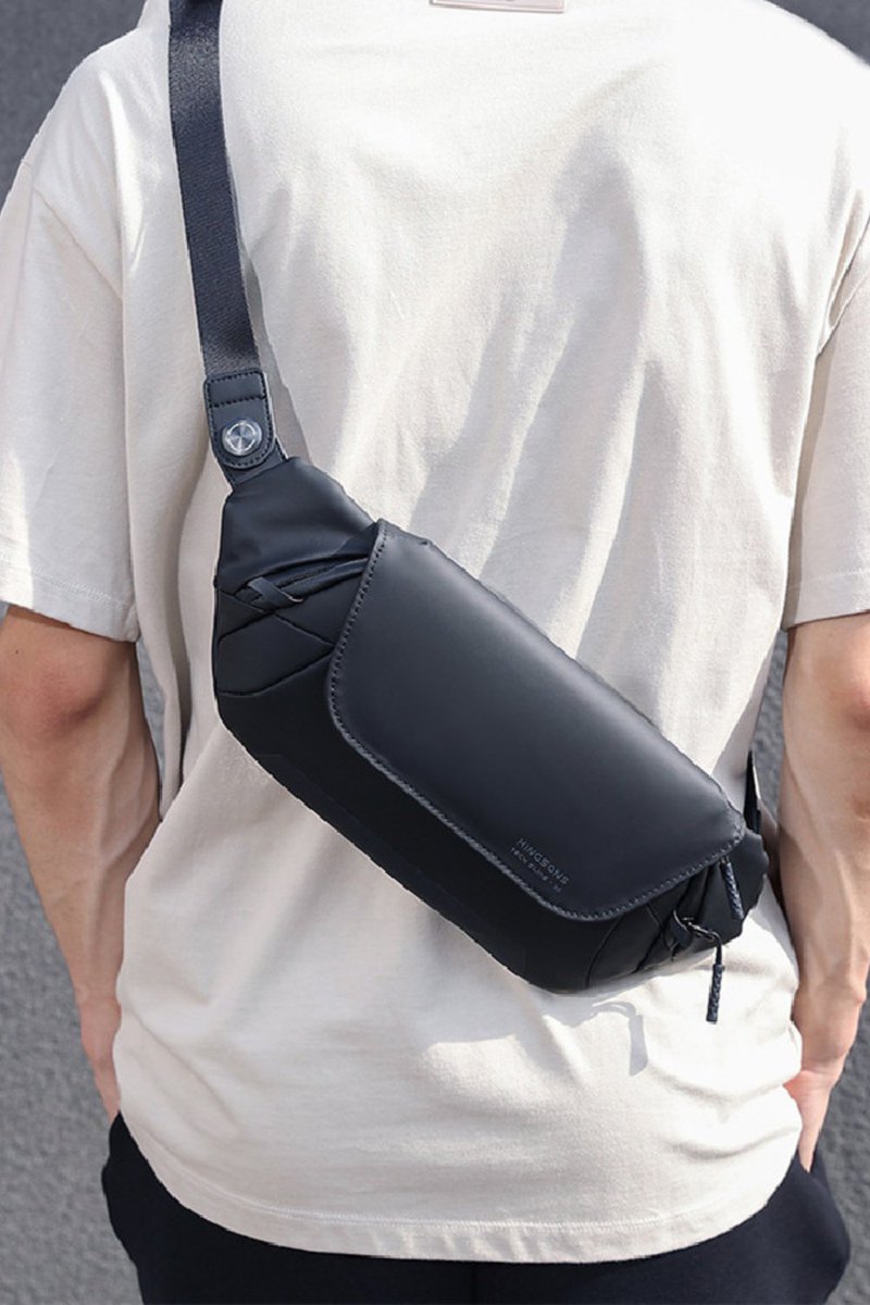 Are you looking for a fashionable bag for your everyday commute? Look no further than the Men's Chest Simple Waterproof Lightweight Crossbody Bag Street! This stylish bag is perfect for the modern man #chestbag #mensbag #streetbag #waterproofbag #lightweightbag #travelbag