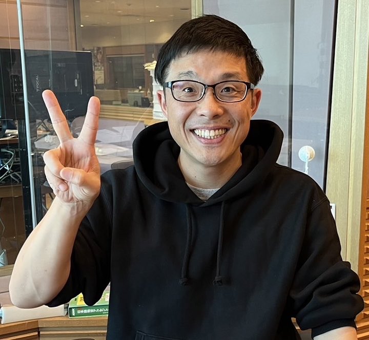 cbcspoon1053's tweet photo. 今年も「スポ音」をお聞き頂き、ありがとうございました。年始は1月6日（土）からです。ゲストは大野奨太コーチ！質問をお寄せください。新コーナー「朝はTHETIME,」では列島中継の感想をお待ちしています。新コーナーへのお便りの中から抽選でドラゴンズ関連グッズをプレゼント。お楽しみに！ https://t.co/KnS11chmyf